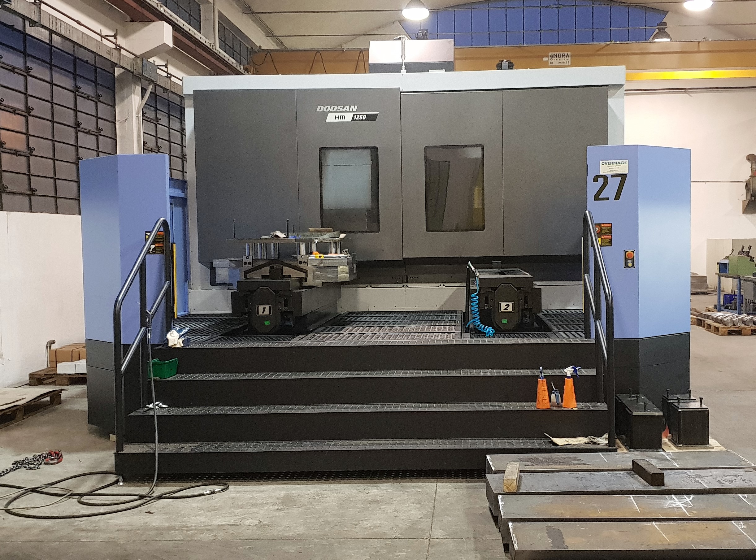 Centro di lavoro orizzontale con cambio pallet marca DOOSAN MOD.HM1250 con CNC Fanuc 31i-B Dim. lavoro X=2100 mm, Z=1500 mm, y=1500 mm